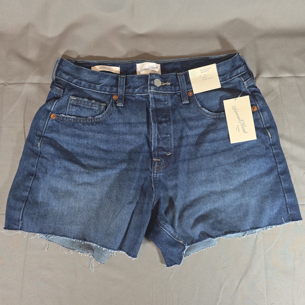 UNIVERSAL THREAD  Size 6 WOMENS BLUE JEAN 90s Baggy DENIM SHORTS  Button Fly NWT